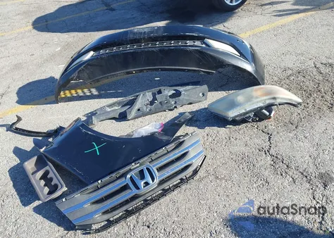 2011 Honda Odyssey Touring/Touring Elite z USA, uszkodzony, nr VIN 5FNRL5H90BB091516